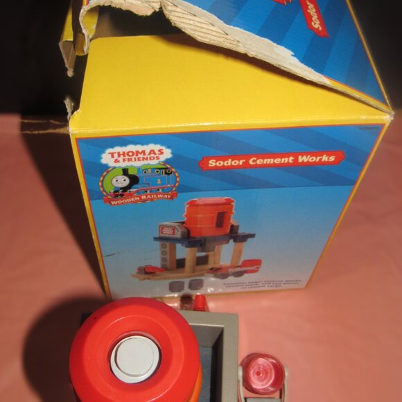 Thomas Wooden Railway Train Engine Track Sodor Cement Works Loader - Picture 5 of 6